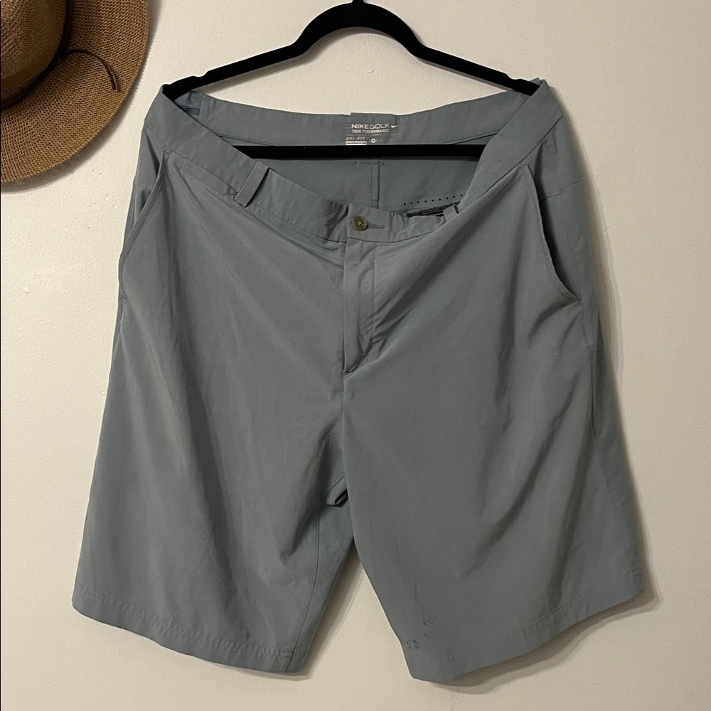 Nike Men's Light Gray Athletic Golf Shorts